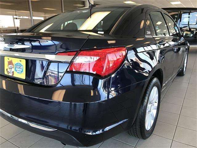 2012 Chrysler 200 Touring 4dr Sedan